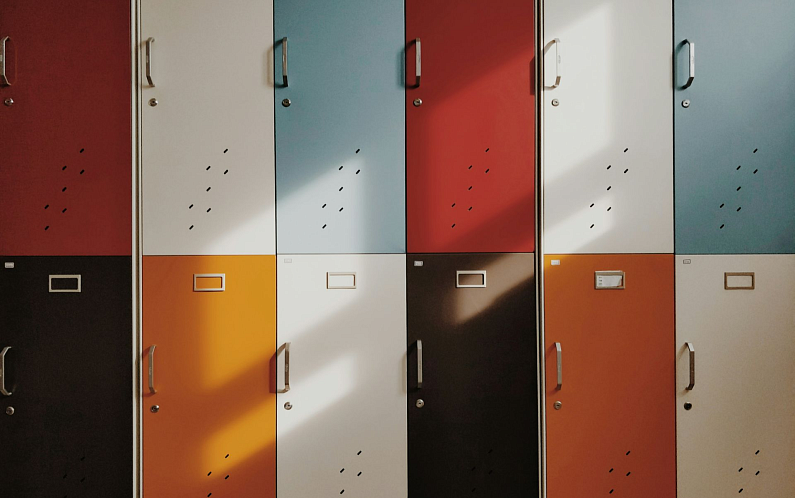 В школах ЯНАО для учеников младших классов установят личные шкафчики