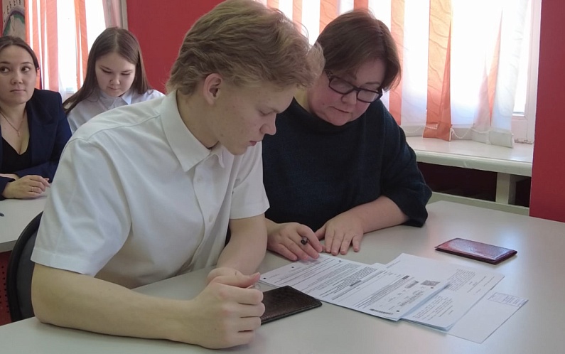 Родители и дети сдают экзамены на Ямале(видео)