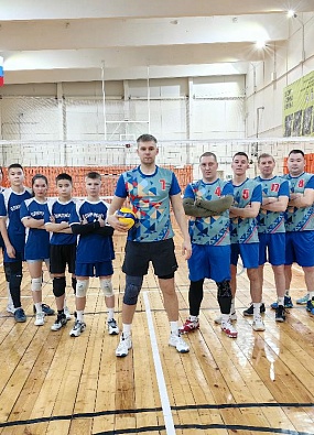 Волейболисты Аксарки готовятся к окружному благотворительному турниру по волейболу 