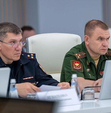 Безопасность образовательных учреждений, проведение единого дня голосования и юбилеев городов обсудили в Салехарде
