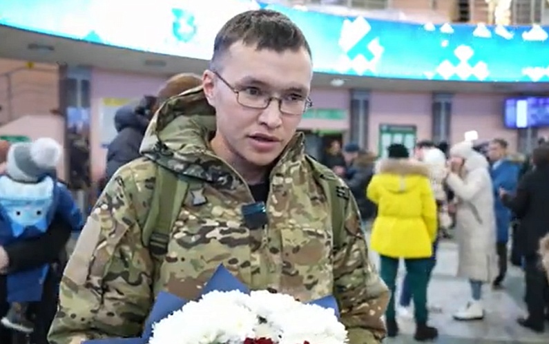 Герой СВО прибыл в отпуск(видео)