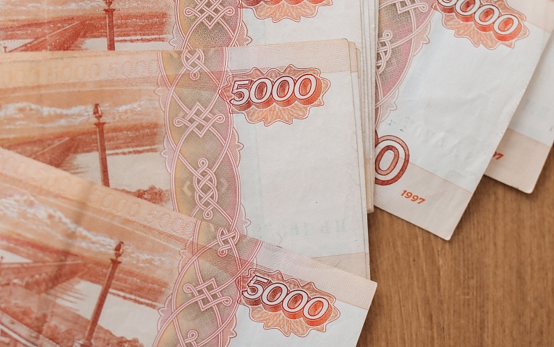 23 фальшивки выявили банки на Ямале в 2021 году