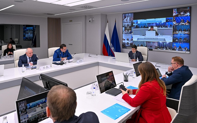 Дмитрий Артюхов провел заседание антикоррупционной комиссии 