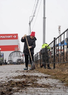 240 тонн мусора собрали на субботнике жители Ямала
