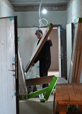 Строители заканчивают внутрянку новых многоквартирников в Аксарке  