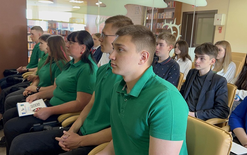 Школьники из Аксарки рассказали петербуржцам о поисковом опыте