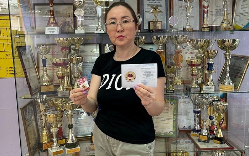 Харсаимцы получили значки ГТО и удостоверения к ним