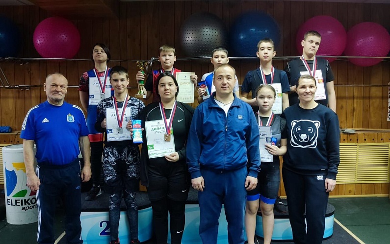 Спортсмен из Приуралья завоевал кубок по тяжёлой атлетике 