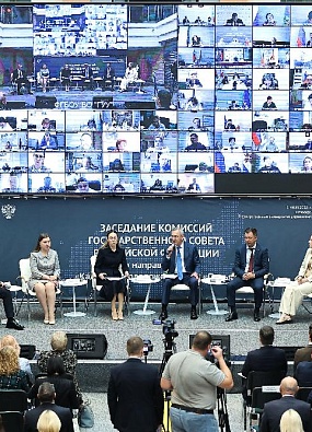 Дмитрий Артюхов принял участие в совместном заседании трех комиссий Госсовета РФ по направлениям «Кадры», «Молодежь и дети» и «Семья»