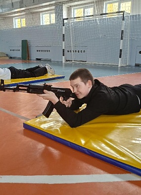 Выживать в боевых условиях учат в Катравоже 