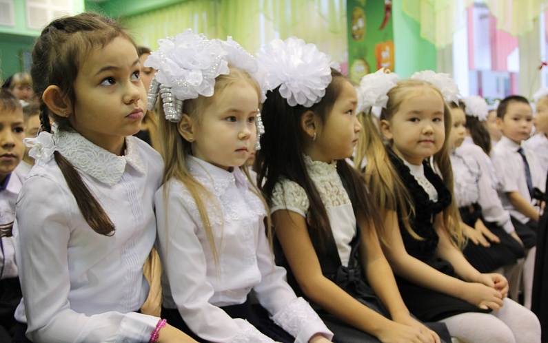 Гимн России будут исполнять в каждой школе с 1 сентября